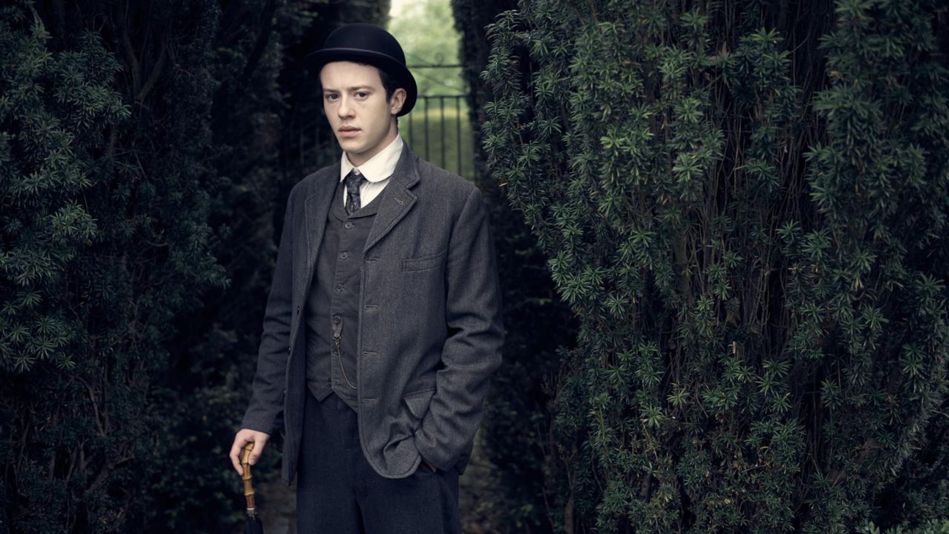 Joseph Quinn en la serie Howards End