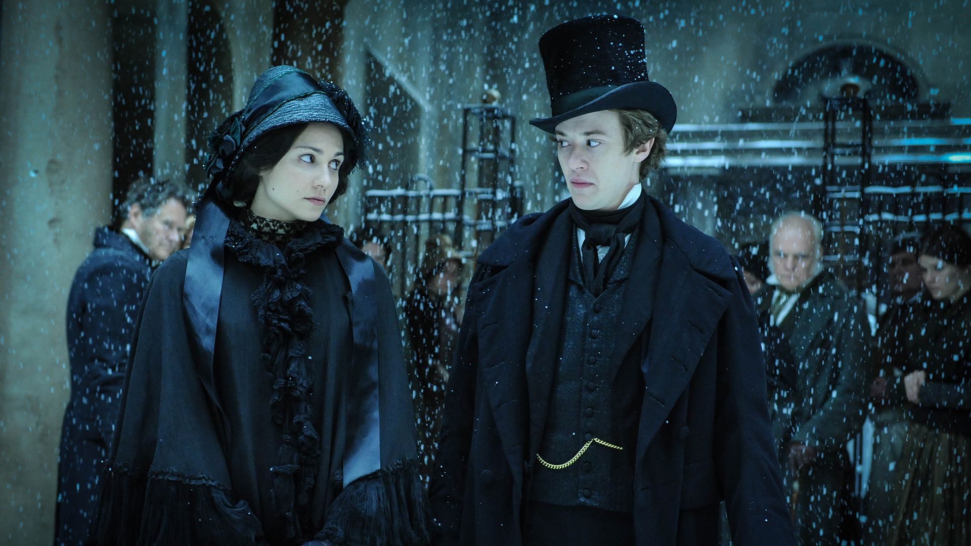 Joseph Quinn en la serie Dickensian