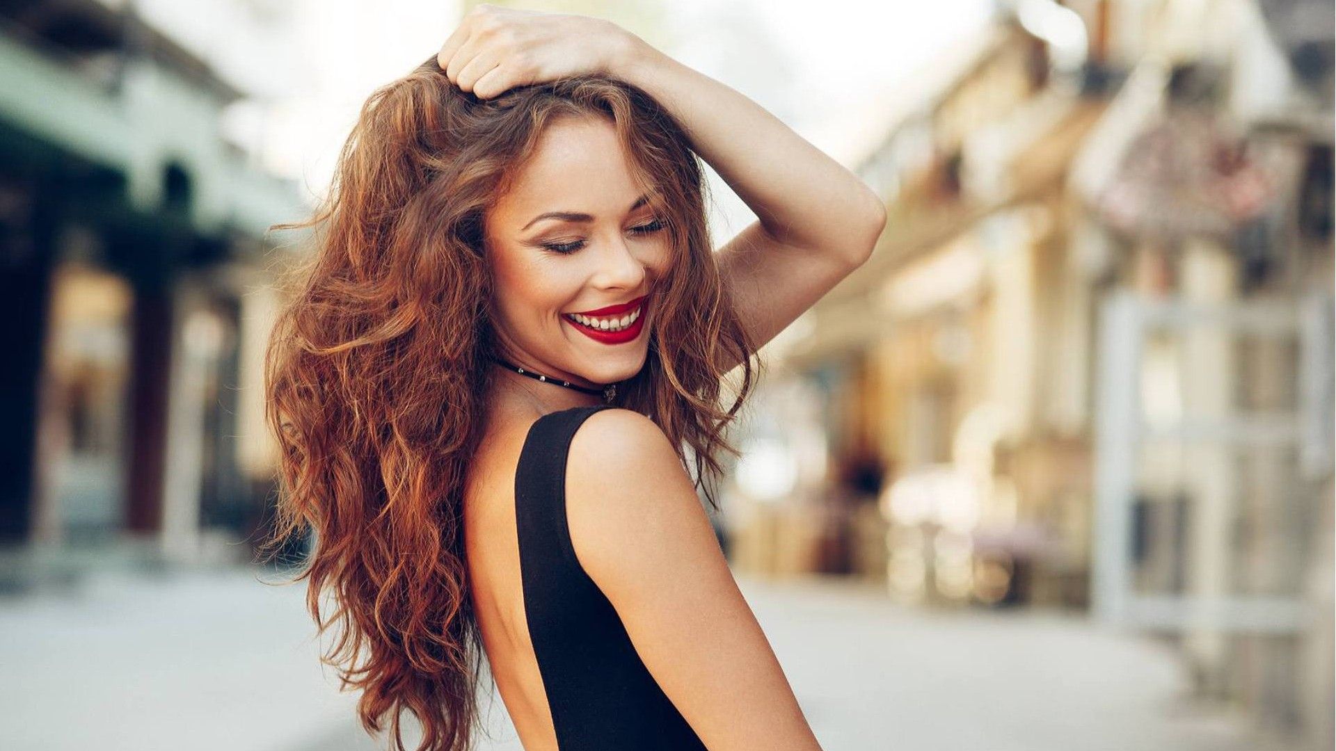Un Hombre Sagitario se siente magnéticamente atraído por chicas bellas y vibrantes