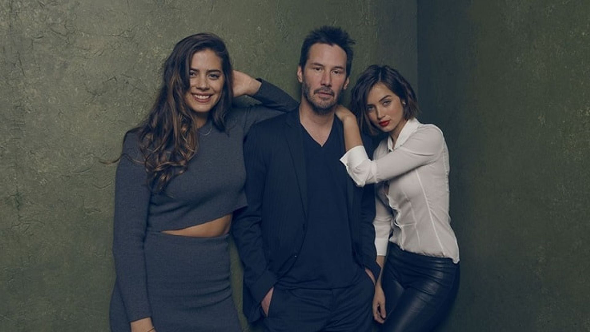 Ana de Armas en el set de Knock Knock