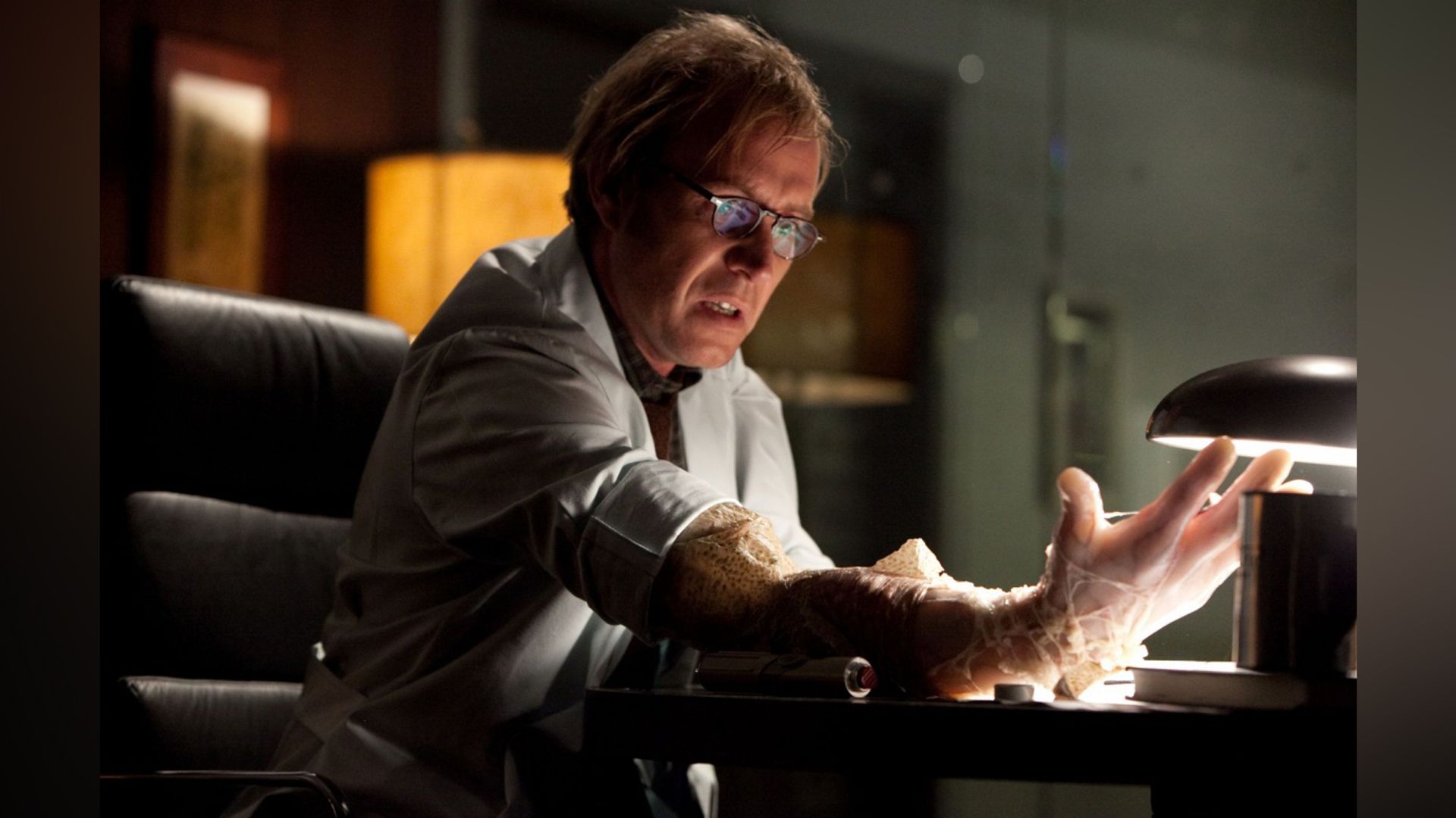 Rhys Evans en la película "The Amazing Spider-Man"