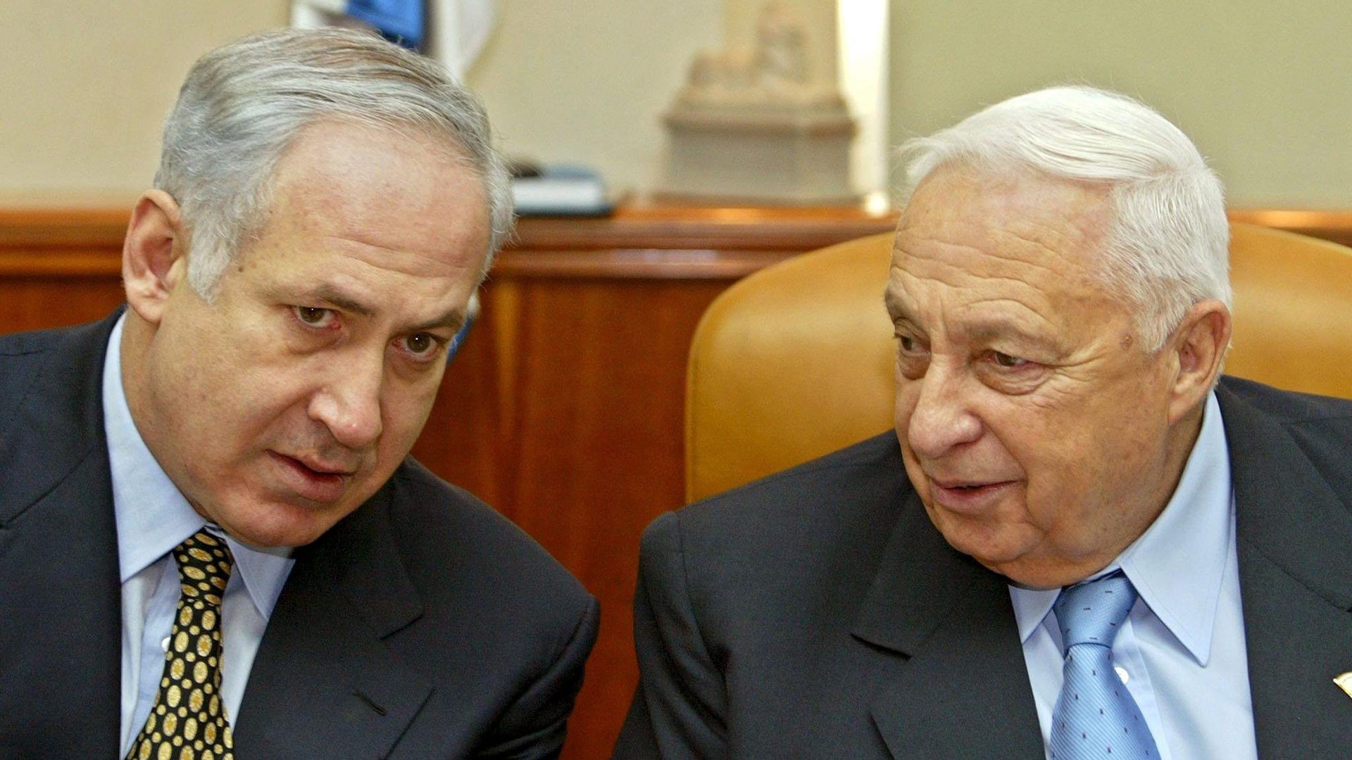 Benjamín Netanyahu y Ariel Sharon