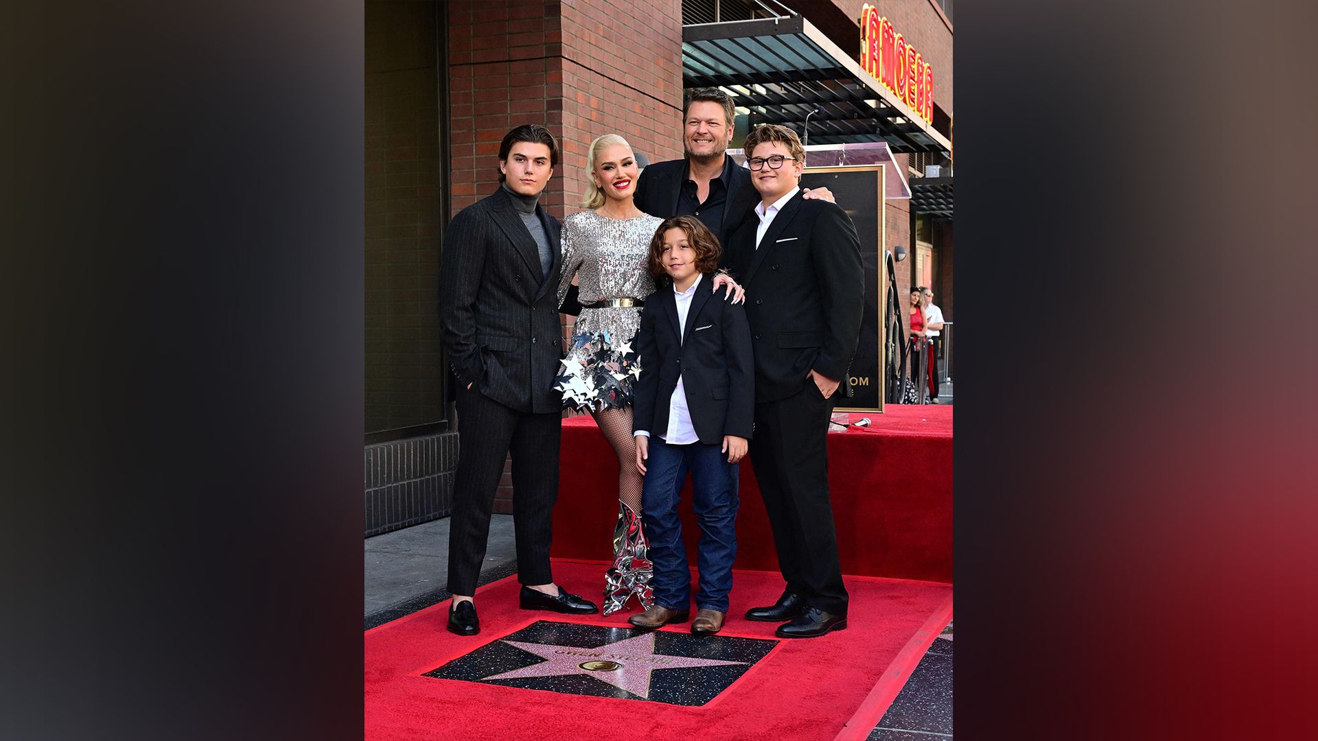 Gwen Stefani con su familia en la inauguración de la estrella en el Paseo de la Fama