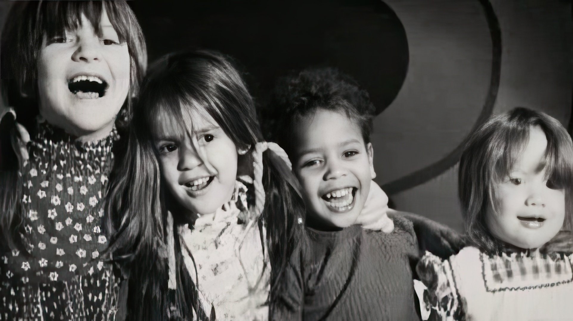 Courtney Love con sus hermanas menores y hermano