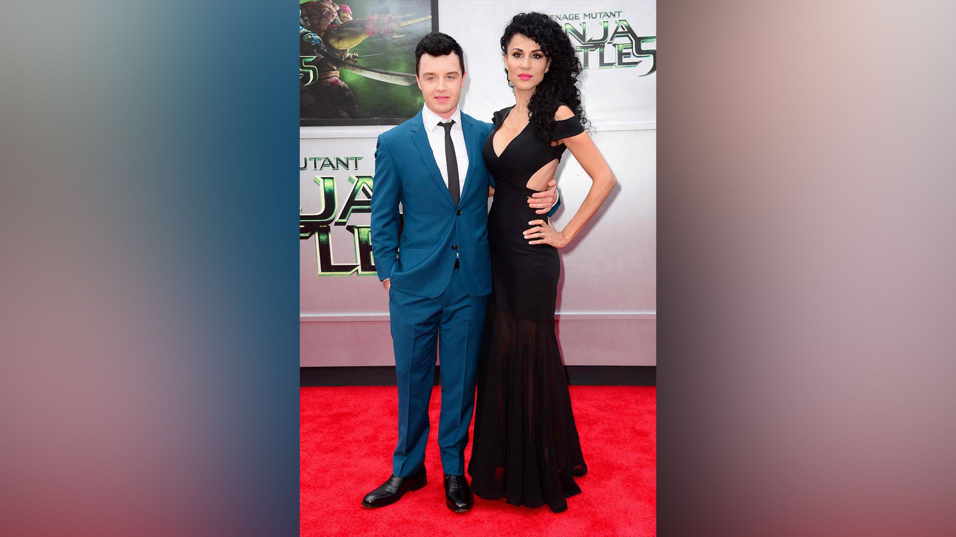 Noel Fisher y Layla Alizada