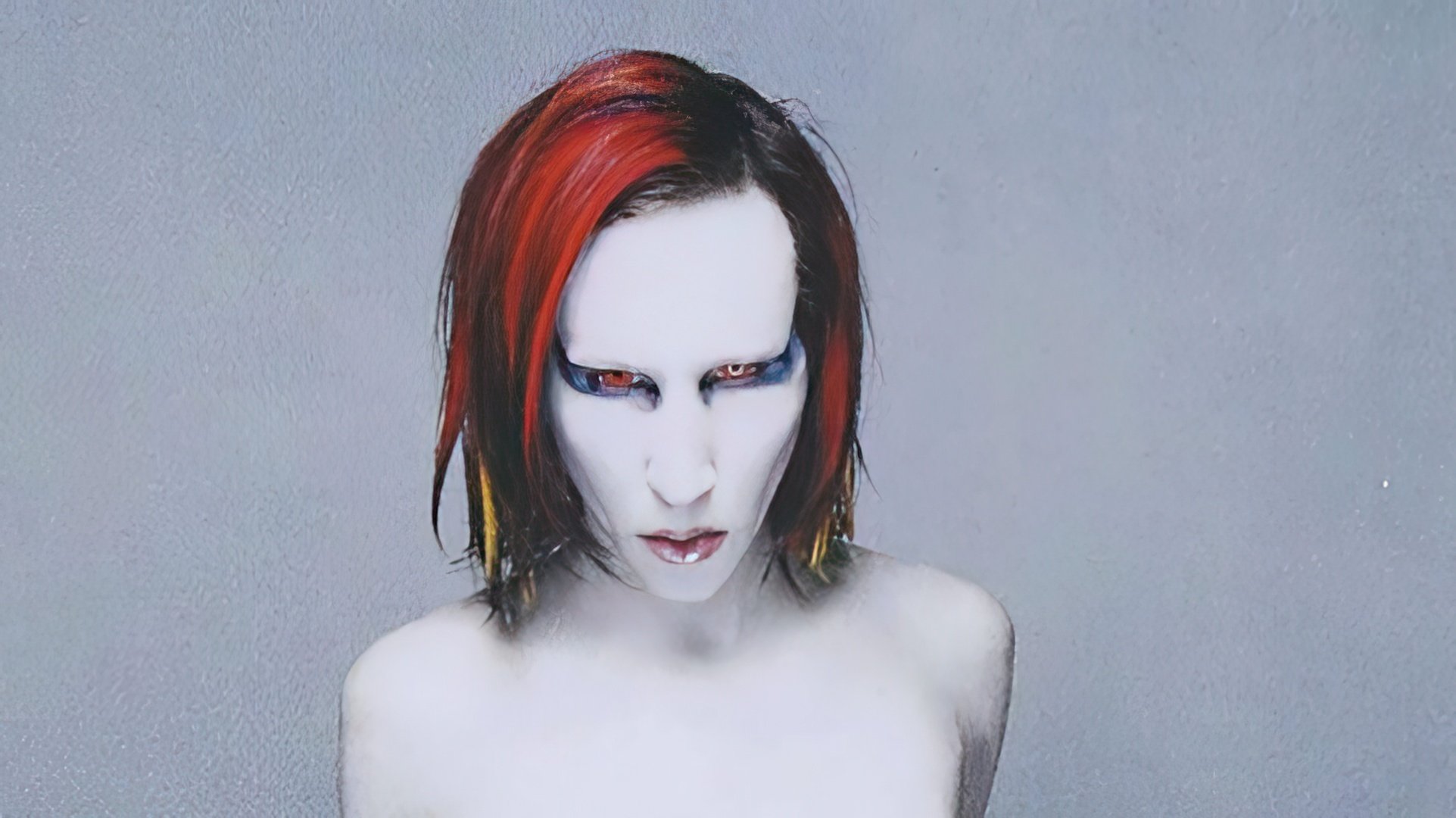 La era de Mechanical Animals: Manson usa la imagen de un andrógino