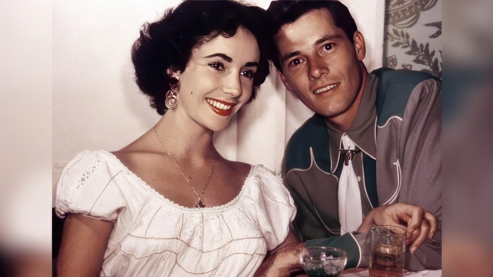 El primer esposo de Elizabeth Taylor es Conrad Nicholson Hilton Jr.