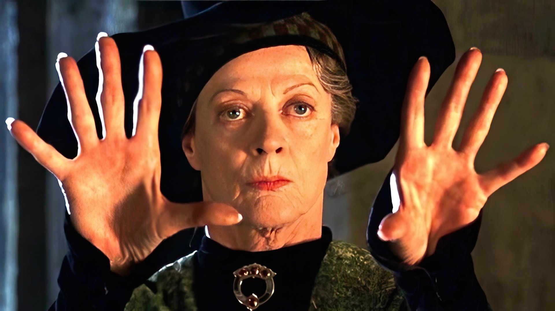 Maggie Smith como Minerva McGonagall