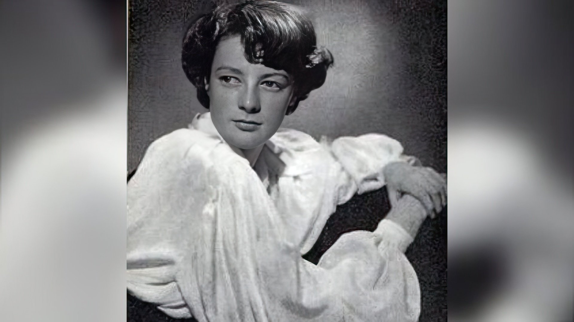 Maggie Smith como Viola (1952)