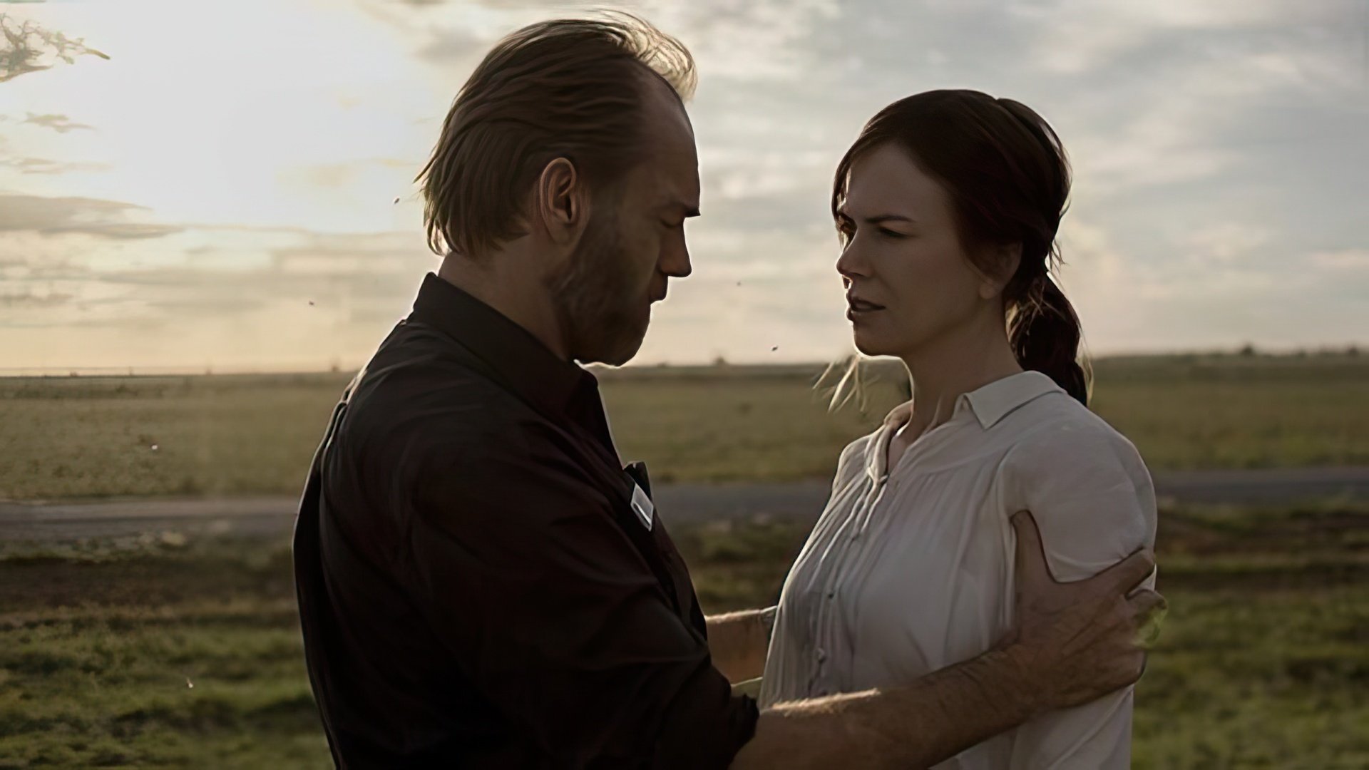 Hugo Weaving y Nicole Kidman en la película "Strangerland"