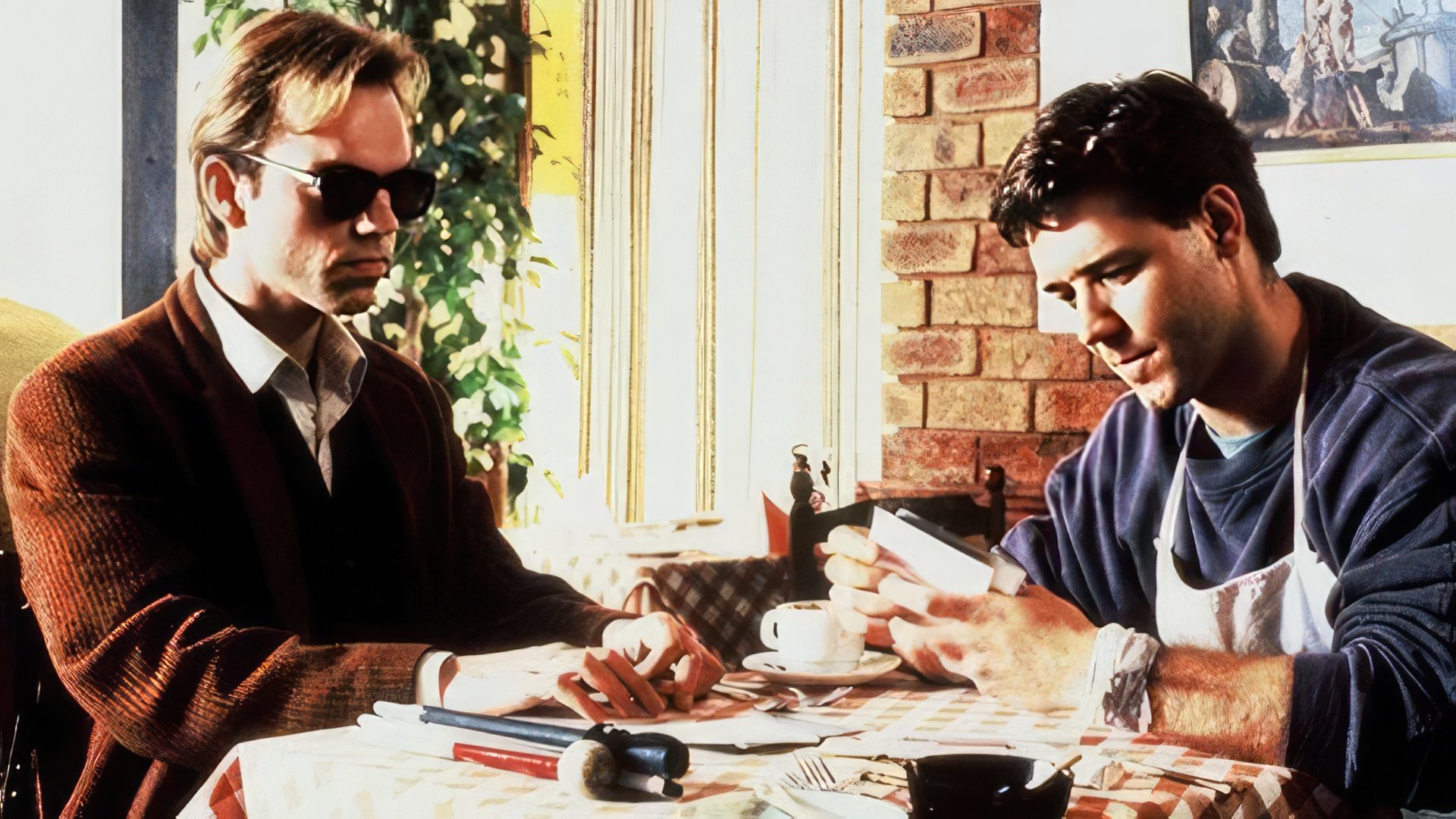 Hugo Weaving y Russell Crowe en la película "Proof"