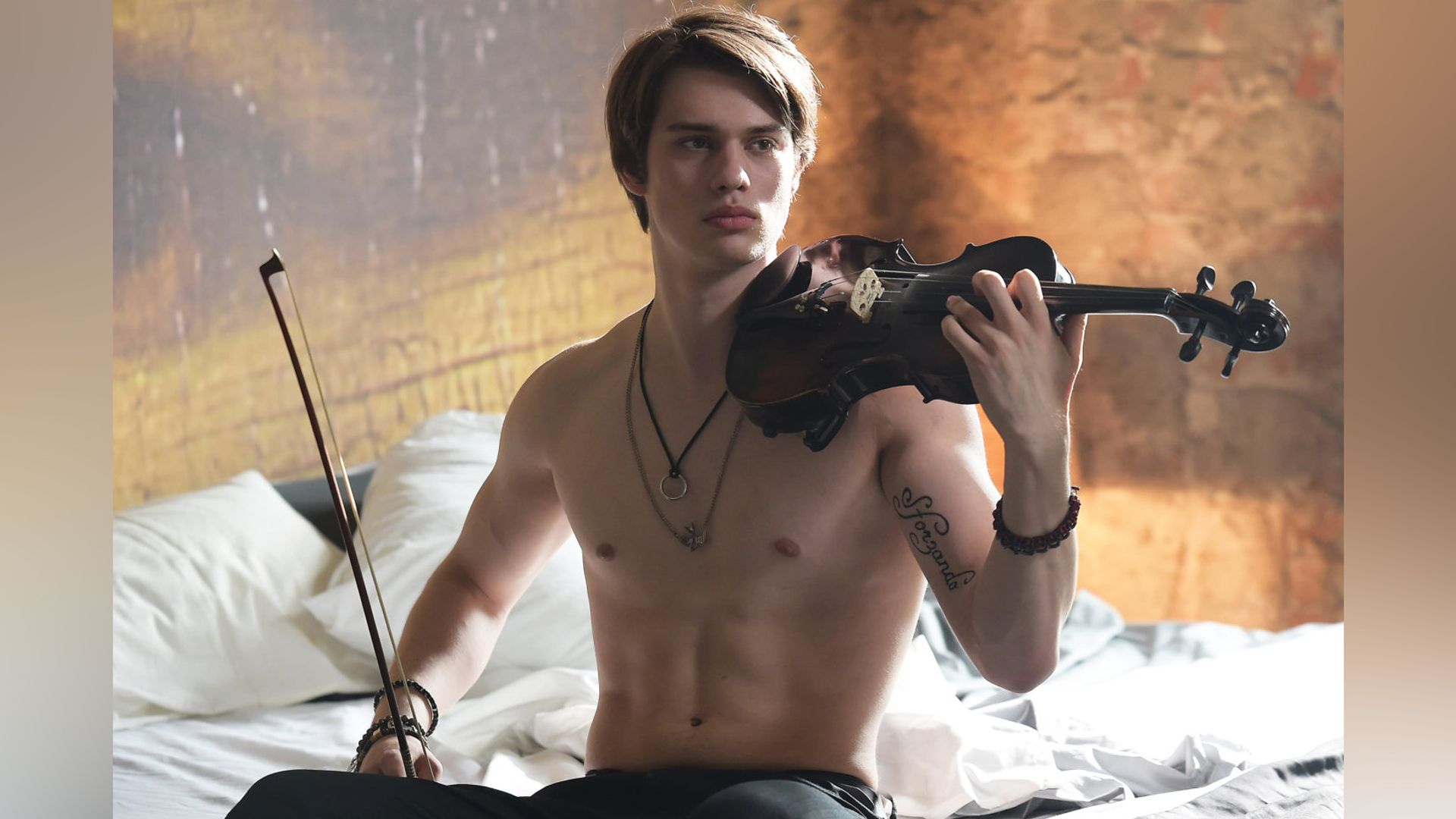 Nicolas Galitzine en High Strung