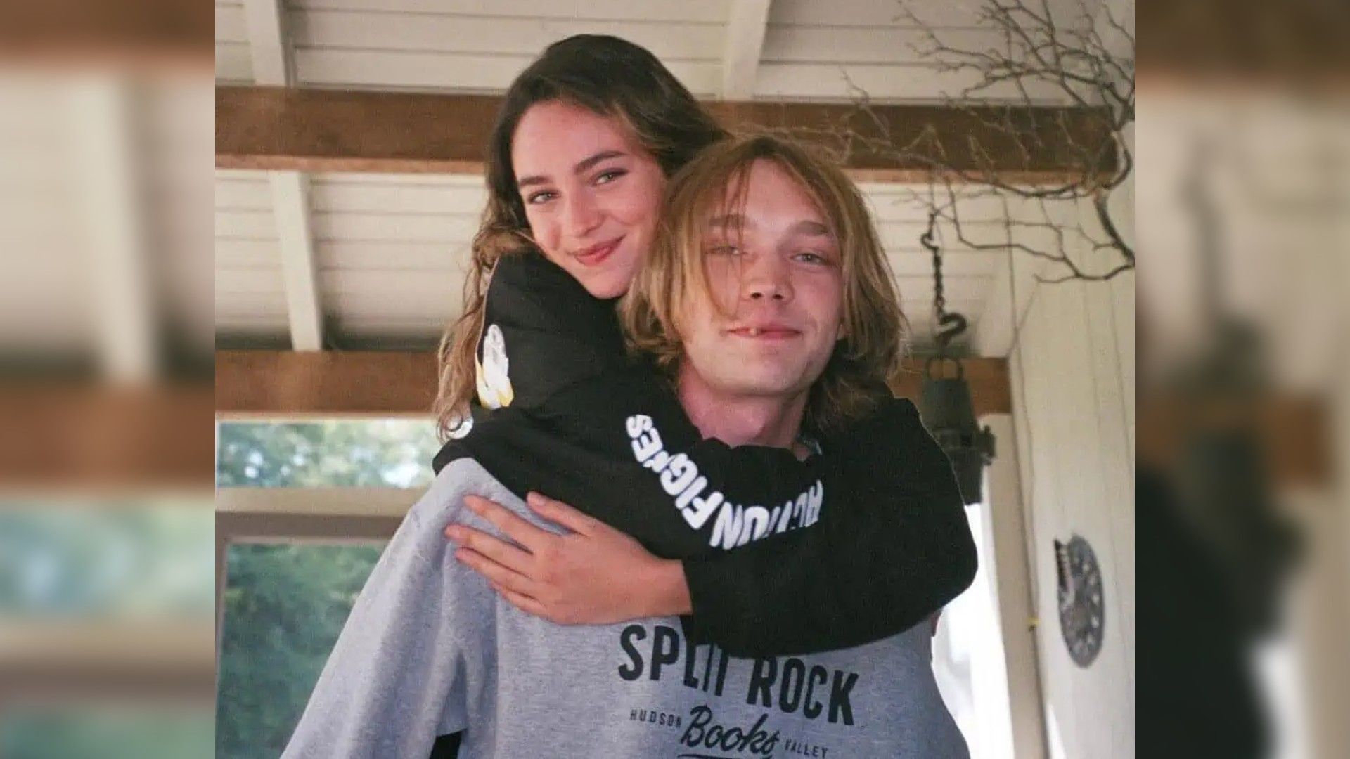 Charlie Plummer y Lizzie Swanson