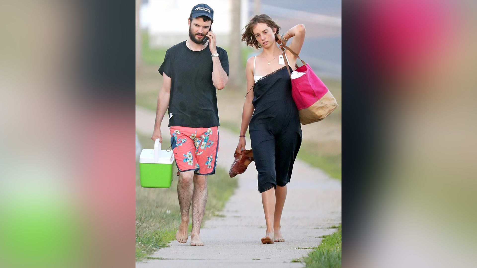 Tom Sturridge y Maya Hawke