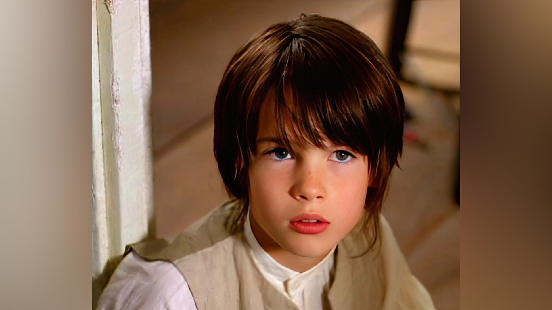 Tom Sturridge de niño en la película 'Gulliver's Travels'