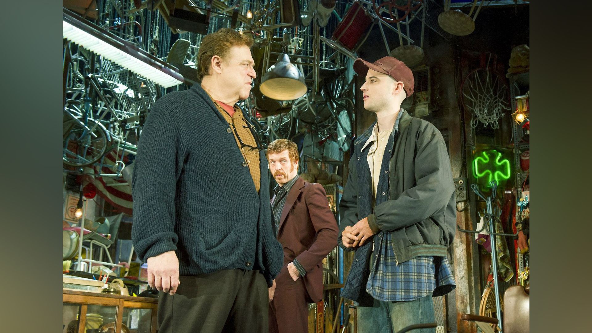 Tom Sturridge en la obra 'American Buffalo'