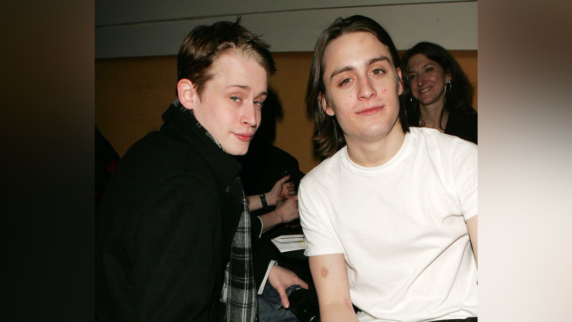 Kieran Culkin con su hermano Macaulay en su juventud