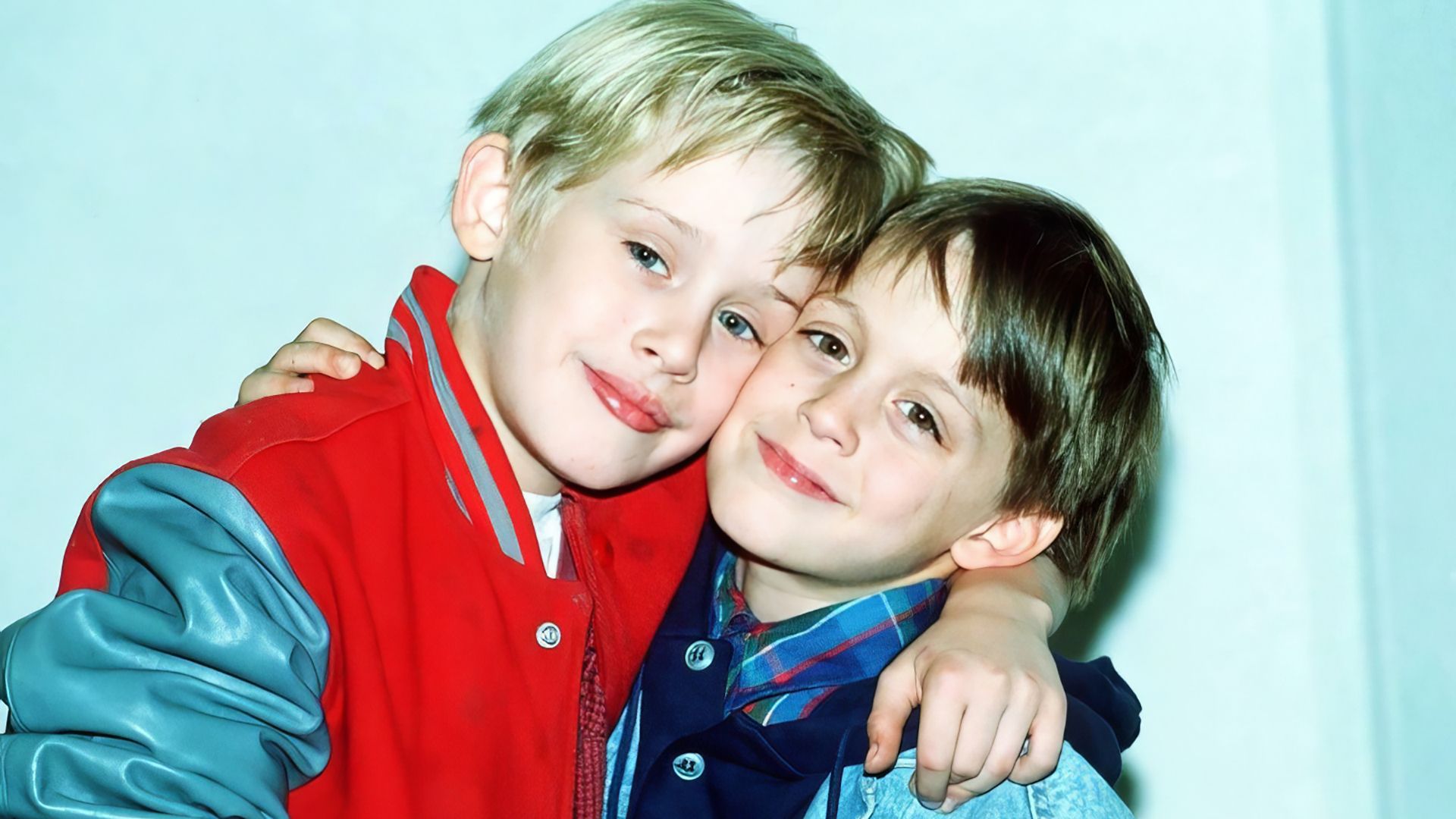 Kieran Culkin y Macaulay Culkin en la infancia