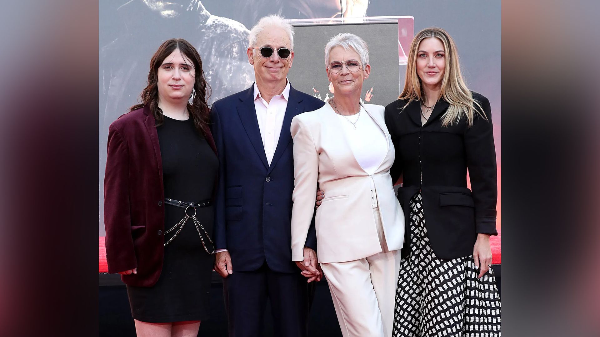 Jamie Lee Curtis con su esposo e hijos