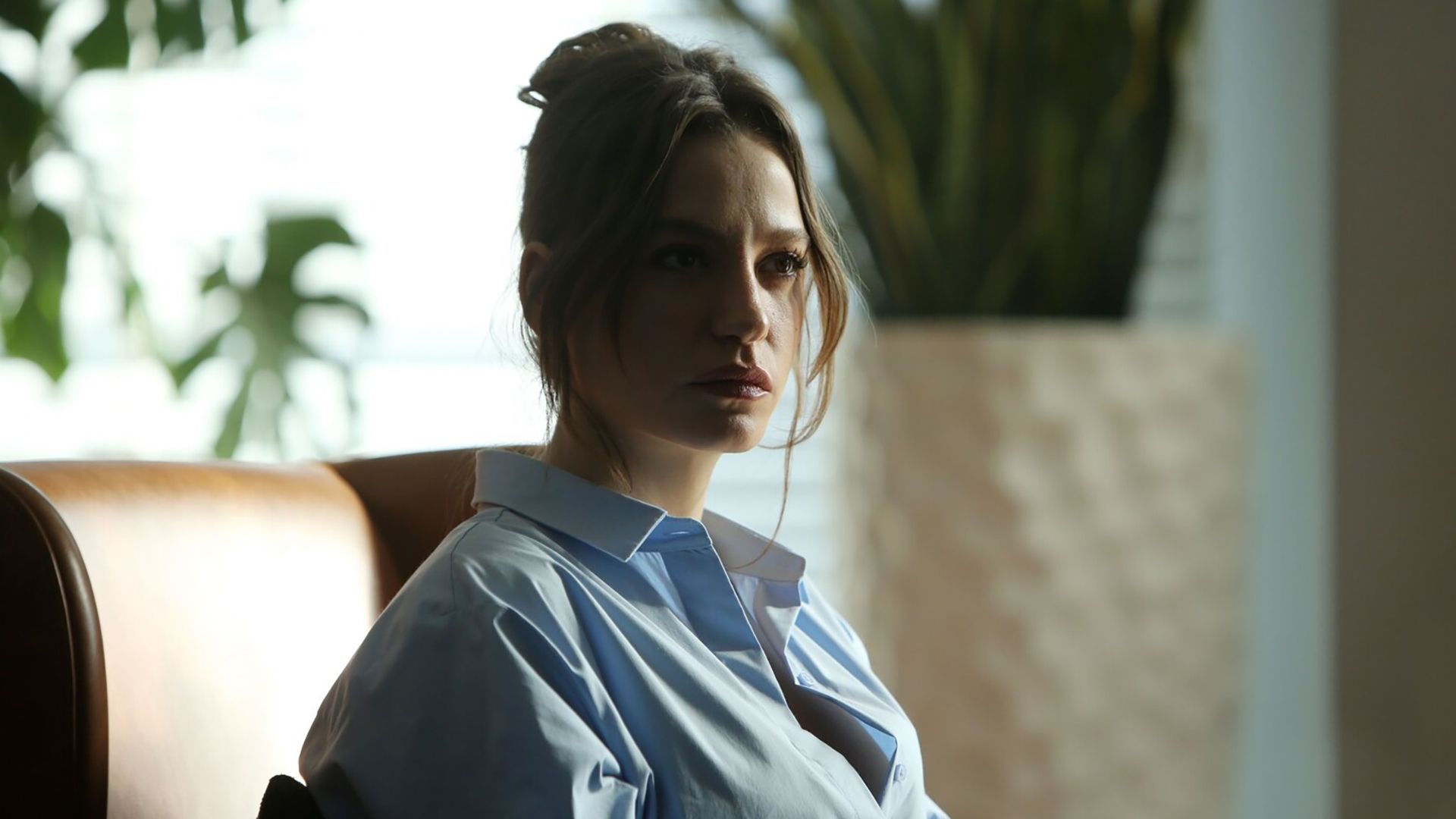 Serenay Sarikaya en la serie de televisión 'Aile'