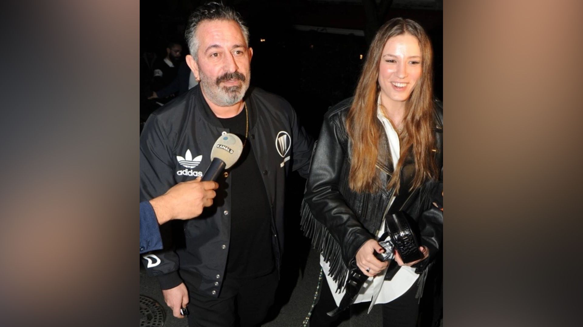 Serenay Sarıkaya y Cem Yılmaz