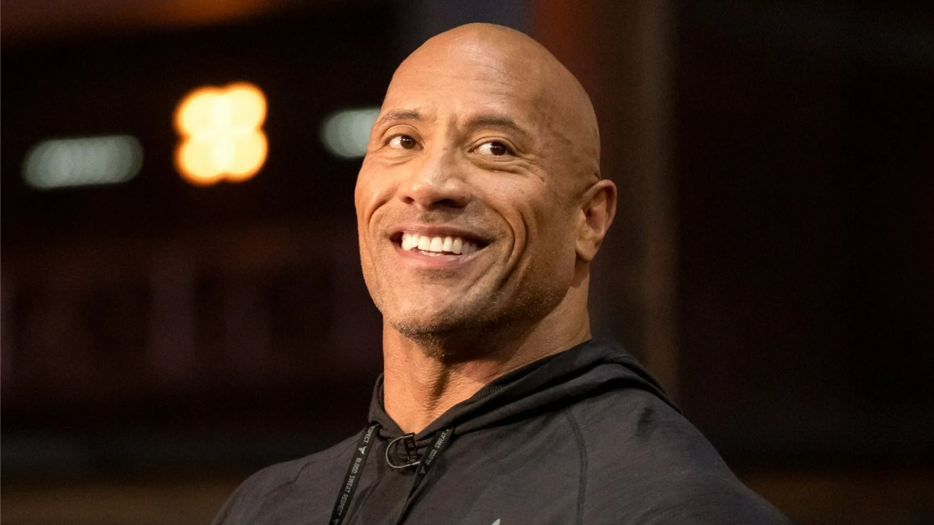 Dwayne Johnson mostró el maquillaje que sus hijas le hicieron.