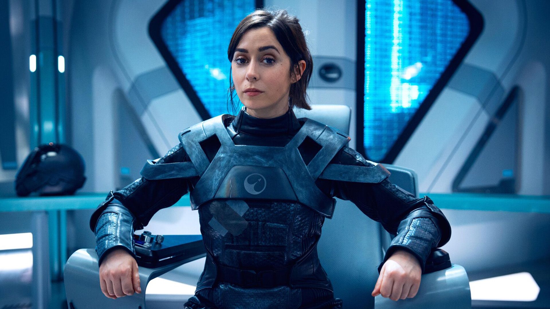 Cristin Milioti con un traje futurista en la serie "Black Mirror"
