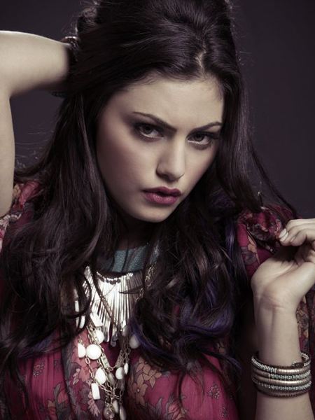 foto de Phoebe Tonkin 1